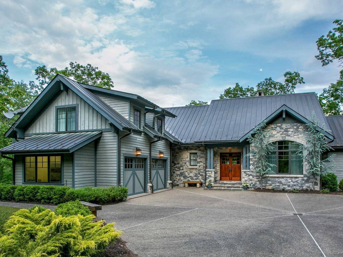 House in White Sulphur Springs, West Virginia, United States 2 - 16366200