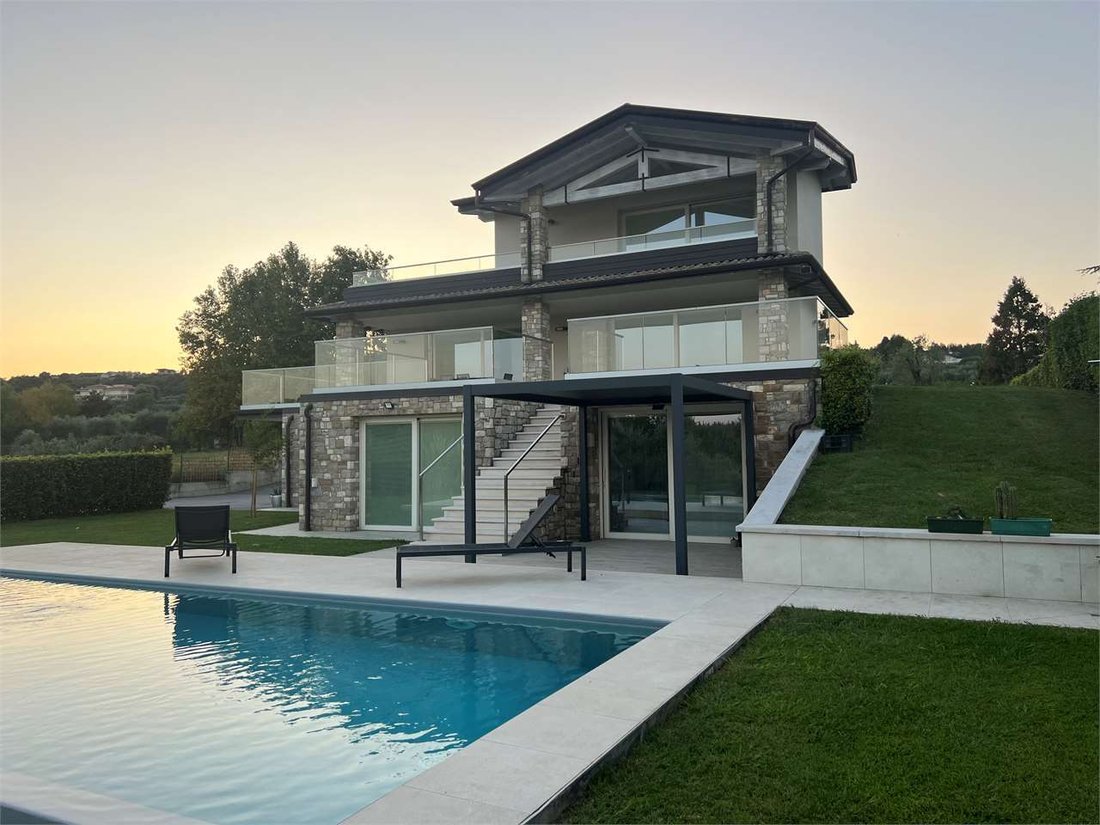 Villa in Moniga del Garda, Lombardy, Italy 3 - 16372100