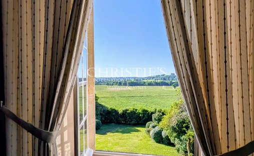 Castle for Sale in Saint-Émilion, Nouvelle-Aquitaine, France