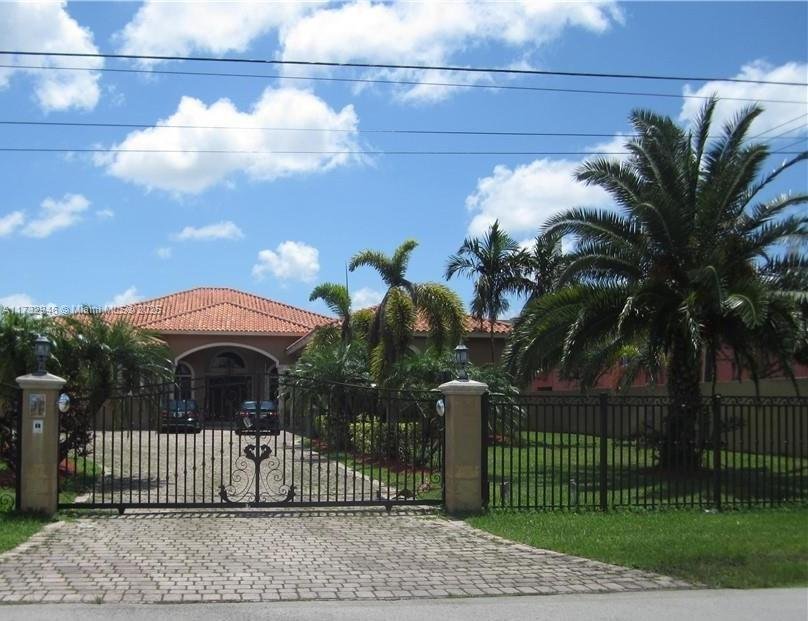House in Miami, Florida, United States 1 - 16367849