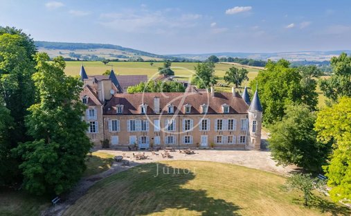 Castle for Sale in Avallon, Bourgogne-Franche-Comté, France