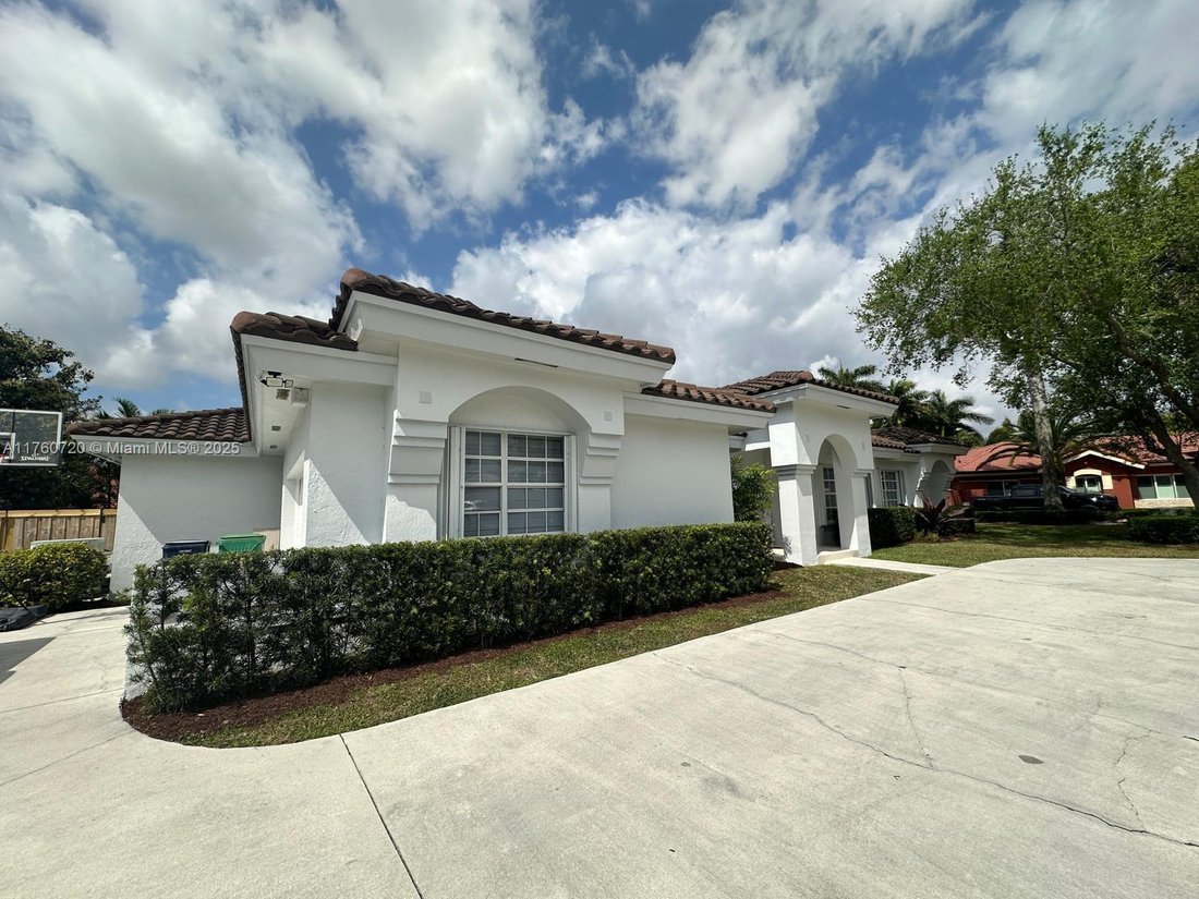 House in Miami, Florida, United States 5 - 16367813