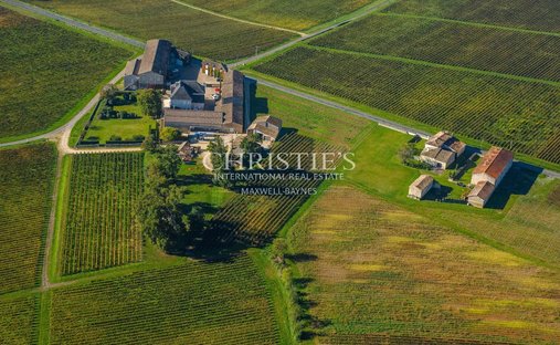 Castle for Sale in Saint-Émilion, Nouvelle-Aquitaine, France
