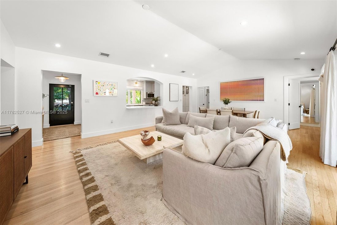 House in Miami, Florida, United States 5 - 16367838