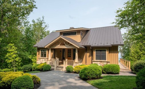 House in White Sulphur Springs, West Virginia, United States 1