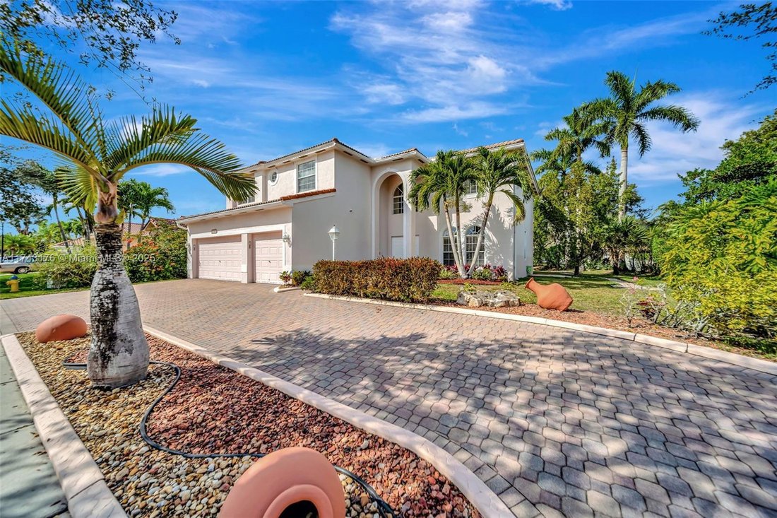 House in Pembroke Pines, Florida, United States 4 - 16367753