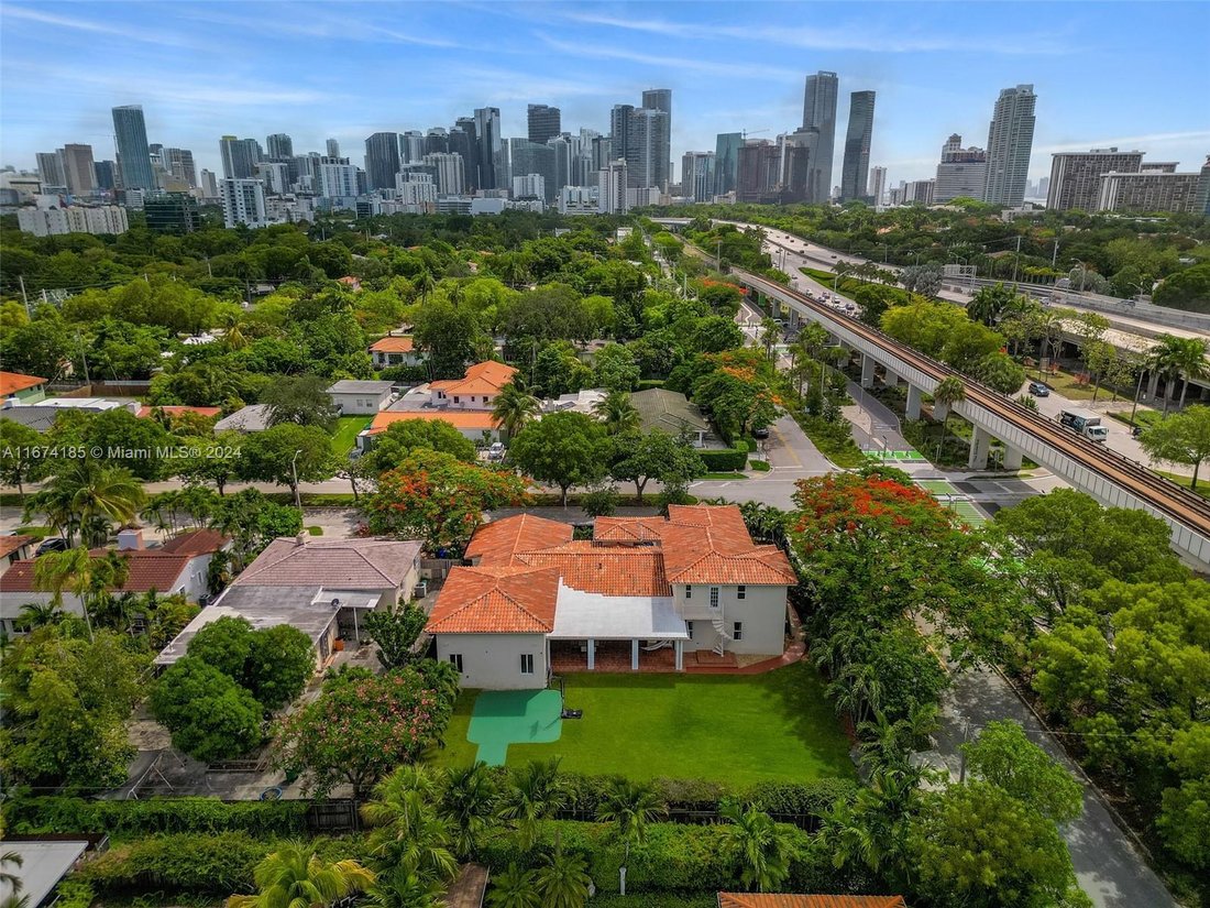 House in Miami, Florida, United States 1 - 16366559
