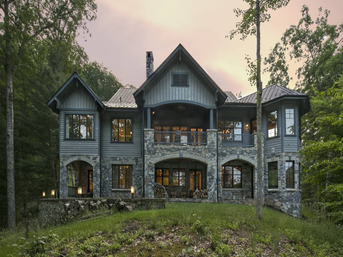 House in White Sulphur Springs, West Virginia, United States 1 - 16366200
