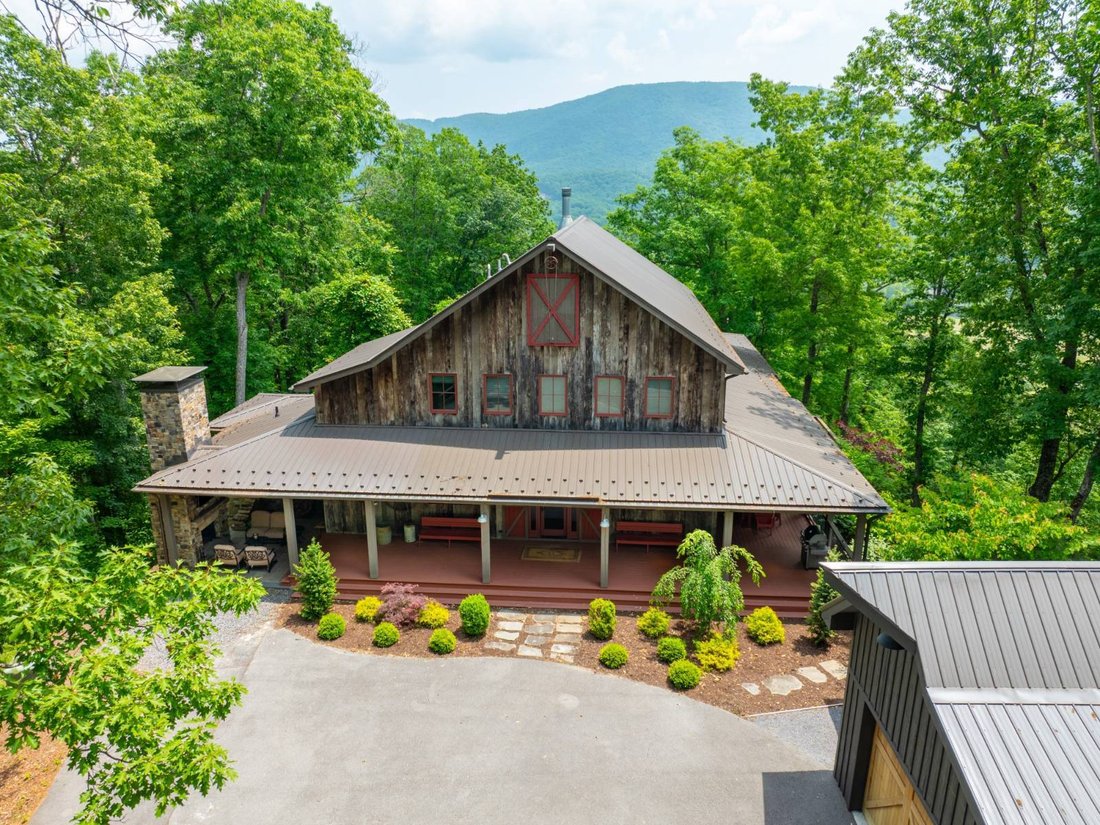 House in White Sulphur Springs, West Virginia, United States 1 - 16366835