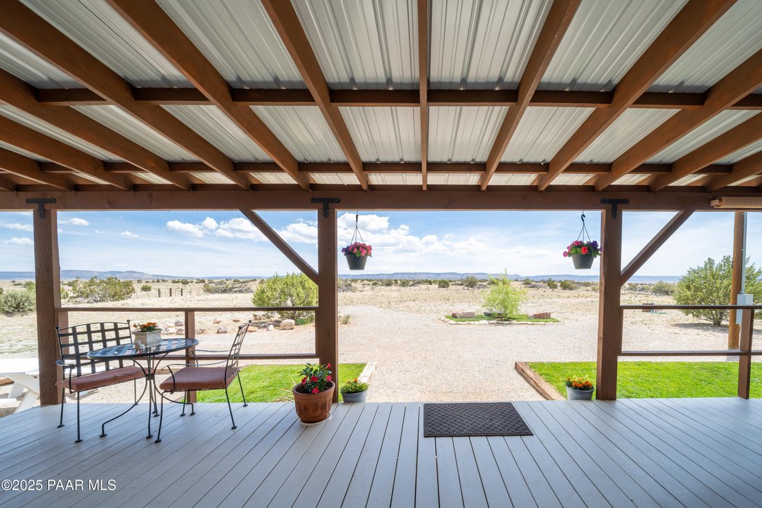 Seligman, Arizona, United States 3 - 16371417