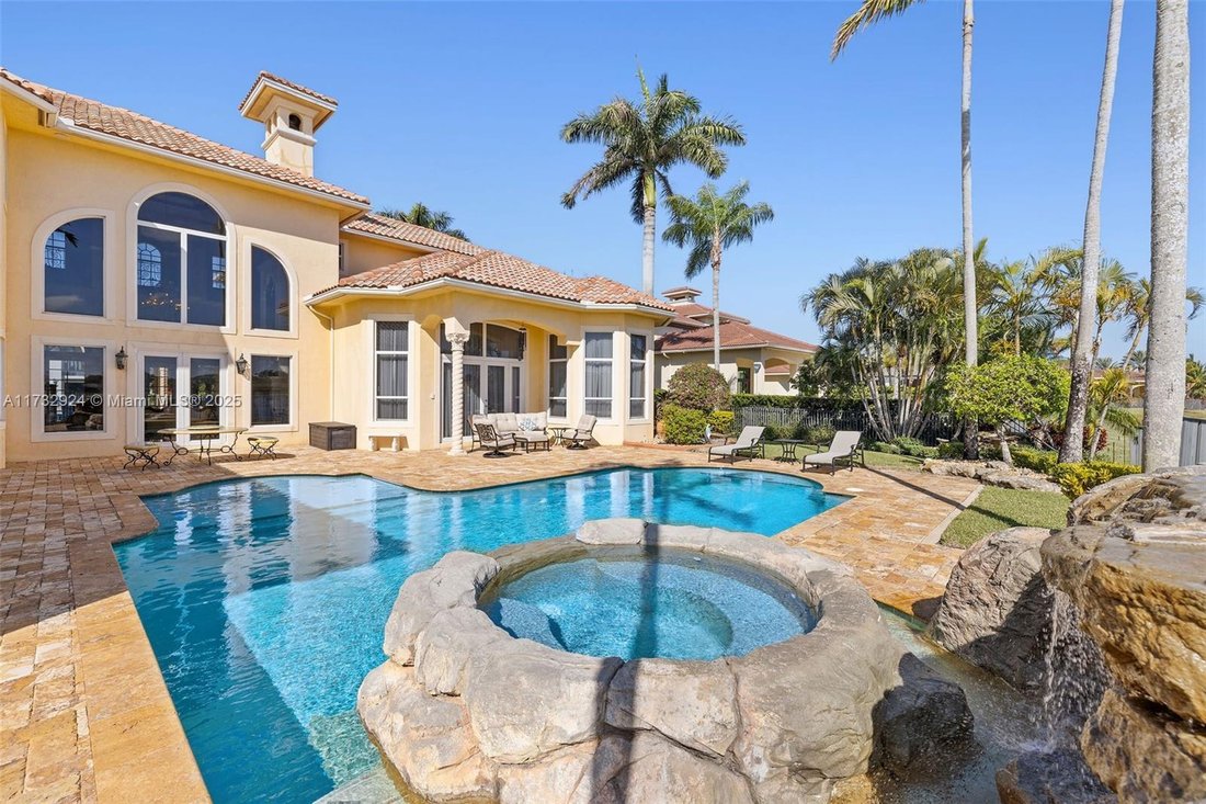 House in Weston, Florida, United States 4 - 16366632