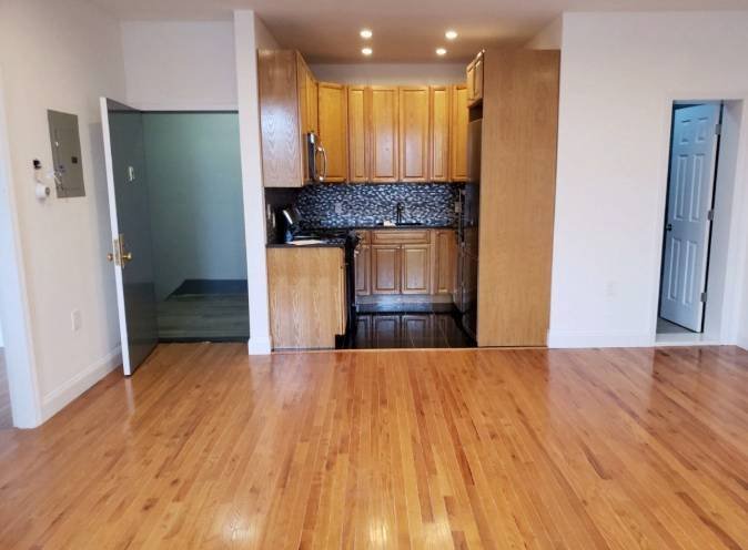 House in New York, New York, United States 4 - 16366009