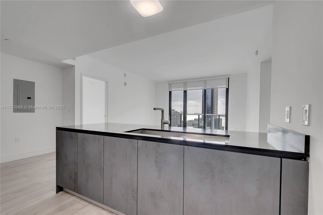 Condo in Miami, Florida, United States 4 - 16366229
