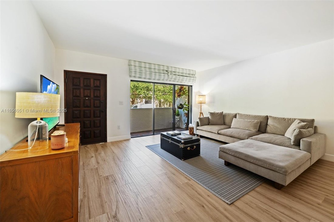 Townhouse in Coral Gables, Florida, United States 2 - 16367845