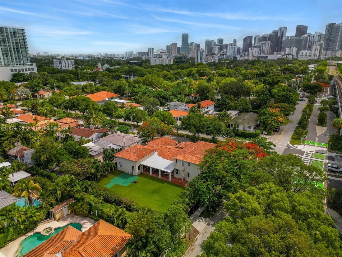 House in Miami, Florida, United States 3 - 16366559