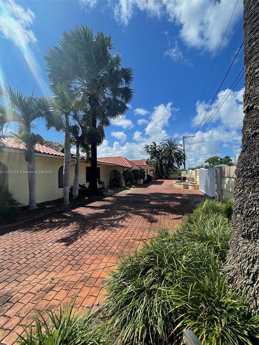 House in Miami, Florida, United States 5 - 16368006