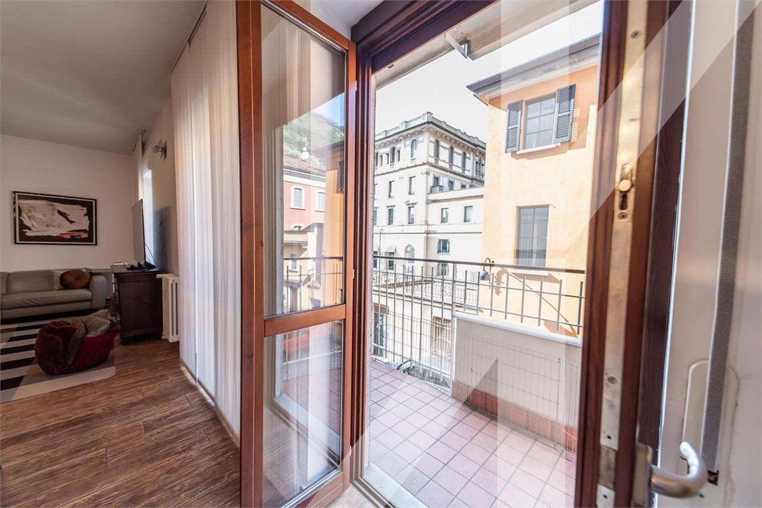 Apartment in Historic Center, Como, Lombardy 4 - 16370759