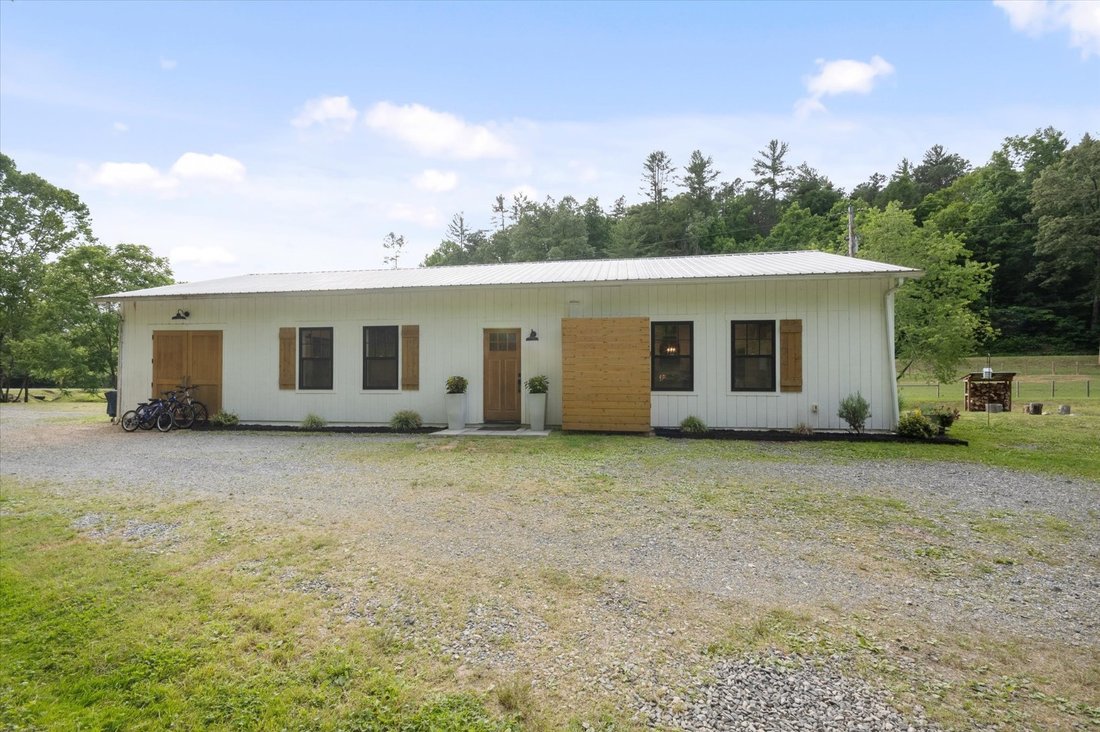 House in Mars Hill, North Carolina, United States 1 - 16367093