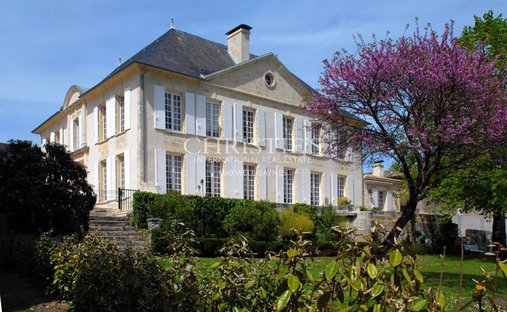 Castle for Sale in Saint-Émilion, Nouvelle-Aquitaine, France