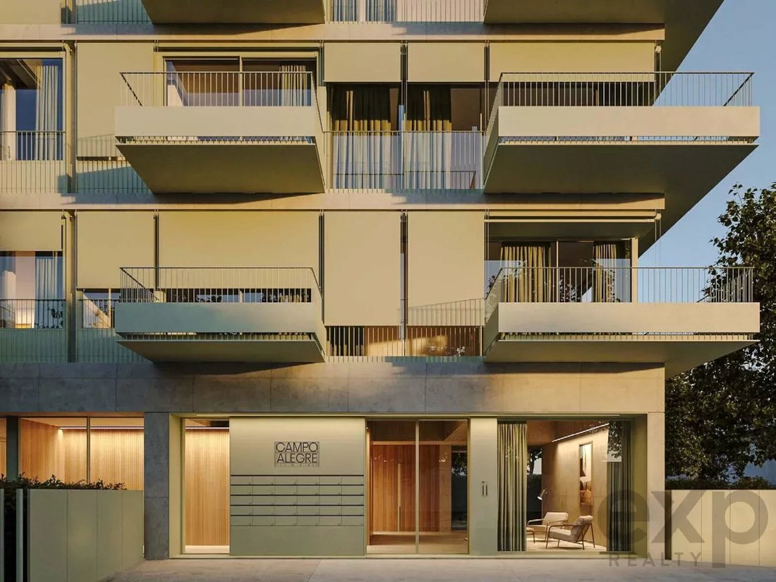 Apartment in Lordelo do Ouro e Massarelos, Porto District, Portugal 1 - 16369389