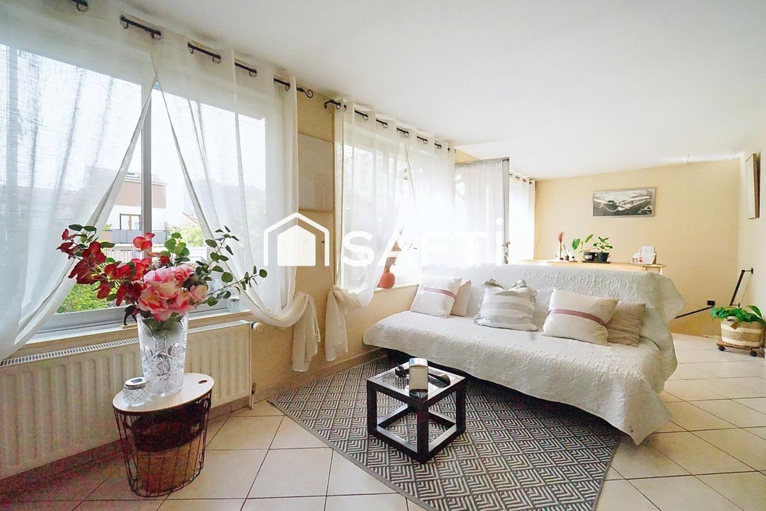House in Arrondissement of Bobigny, Ile-de-France, France 2 - 16369892