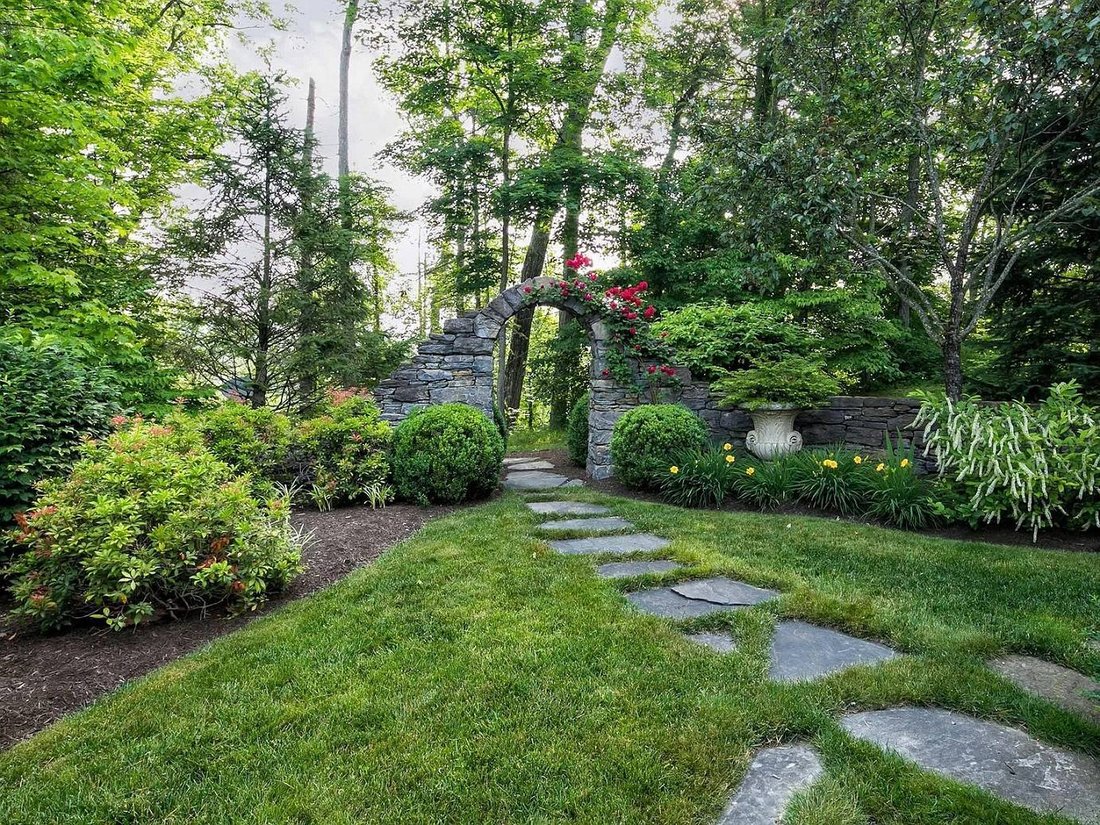 House in White Sulphur Springs, West Virginia, United States 4 - 16367190