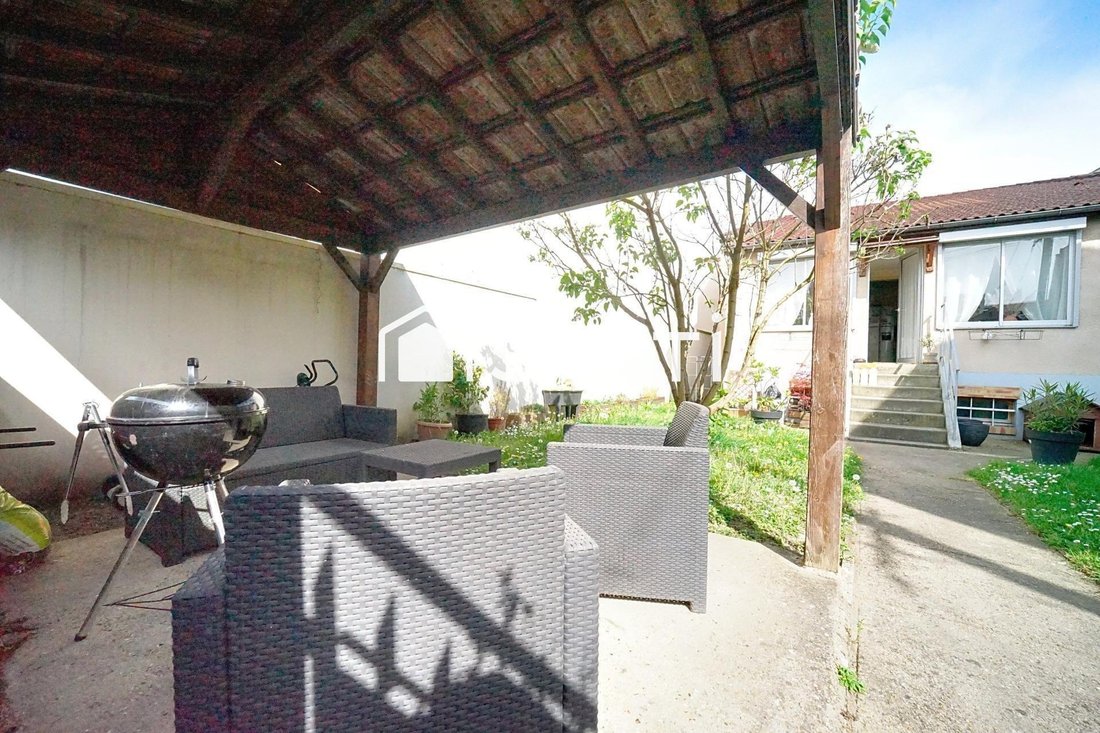 House in Arrondissement of Bobigny, Ile-de-France, France 1 - 16369892