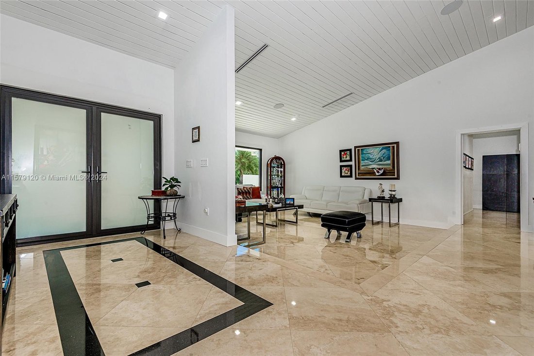 House in Miami, Florida, United States 5 - 16366432