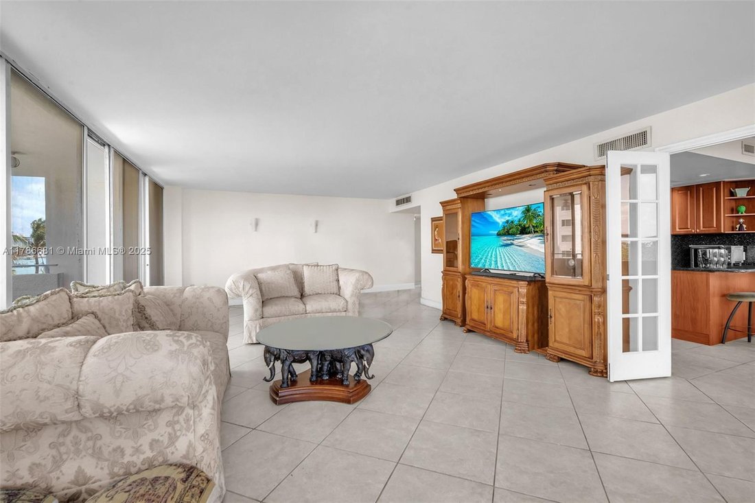 Condo in Miami Beach, Florida, United States 2 - 16368137