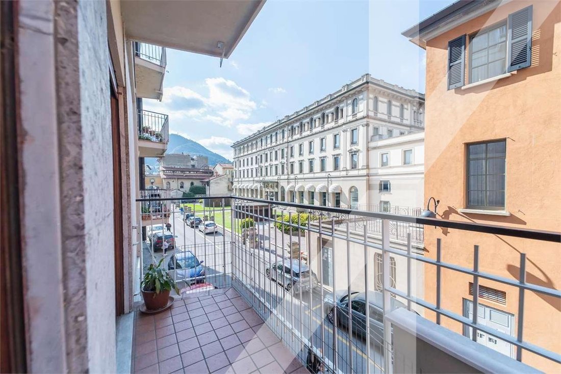 Apartment in Historic Center, Como, Lombardy 1 - 16370759