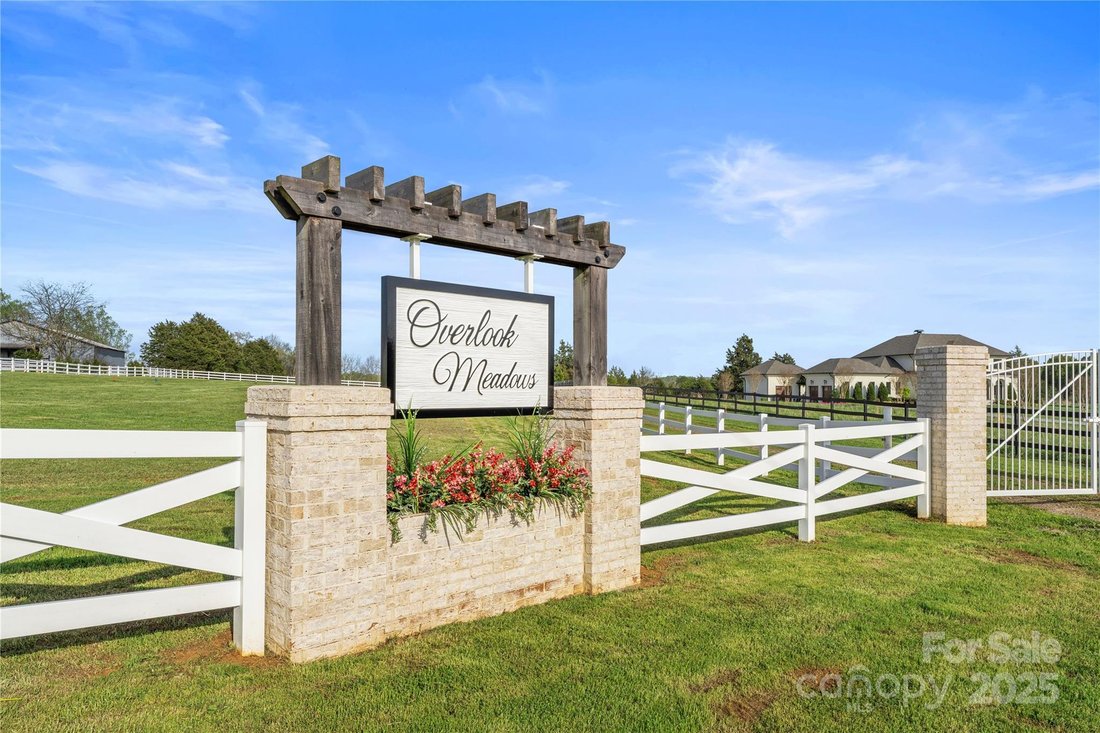Land in Mooresville, North Carolina, United States 1 - 16381463