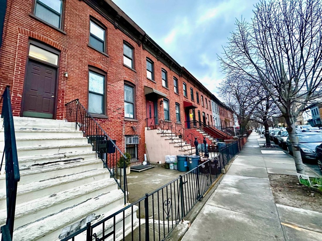 House in New York, New York, United States 3 - 16366044