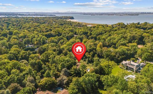 Farm Ranch in Port Washington, New York, United States 1