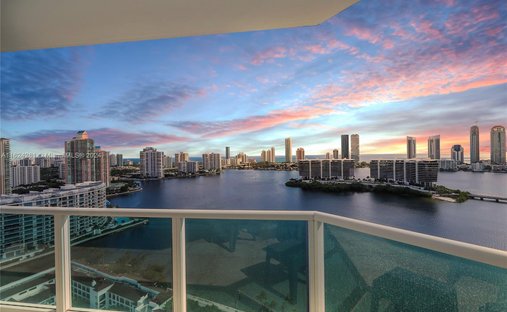 Condo in Golden Beach, Florida, United States 1