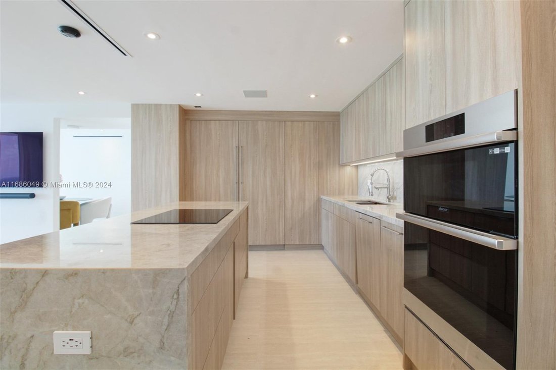 Condo in Miami Beach, Florida, United States 4 - 16366380