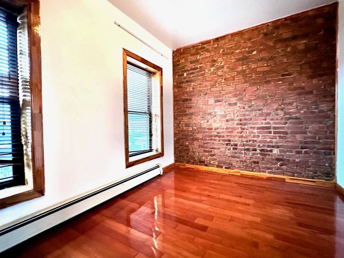 House in New York, New York, United States 5 - 16366044