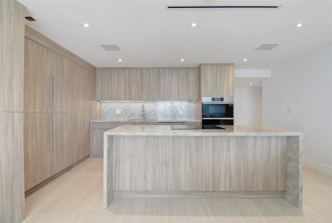 Condo in Miami Beach, Florida, United States 3 - 16366380