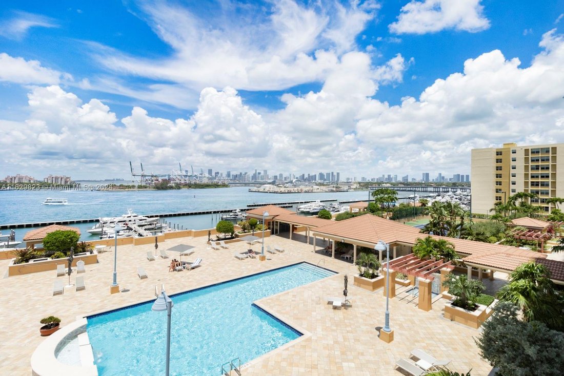 Condo in Miami Beach, Florida, United States 3 - 16367009