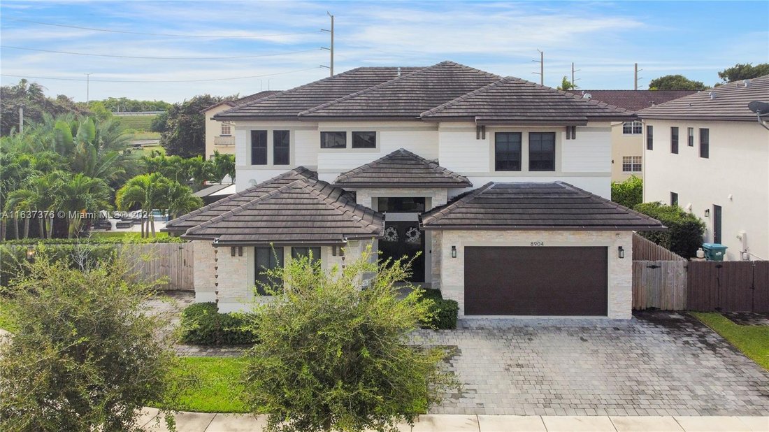 House in Miami, Florida, United States 1 - 16366429