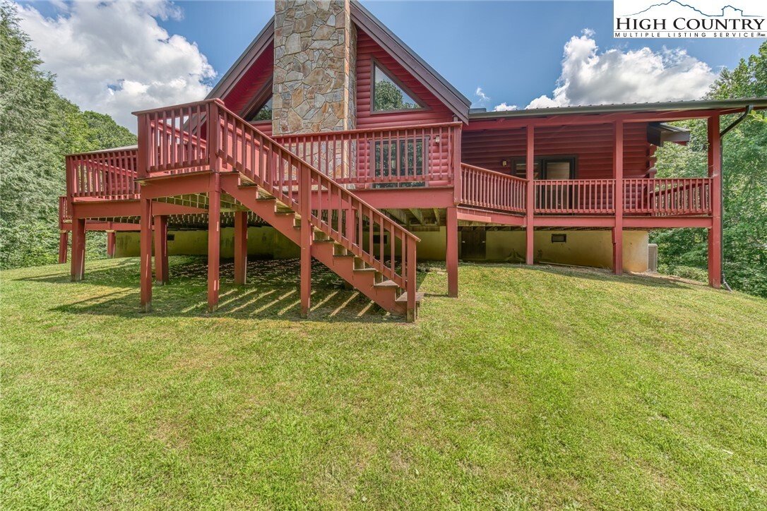 House in Elk Park, North Carolina, United States 1 - 16370788