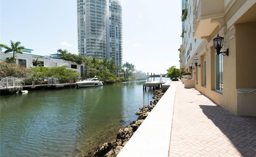 Townhouse in Golden Beach, Florida, United States 1