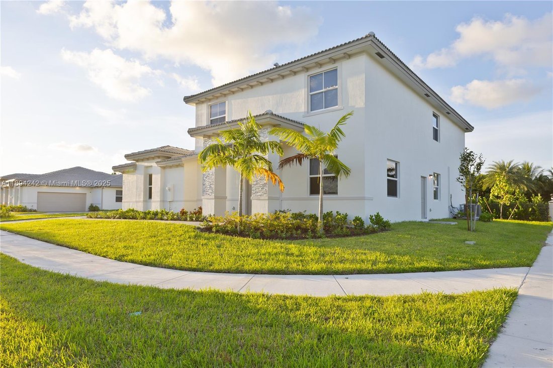 House in Miami, Florida, United States 5 - 16389776