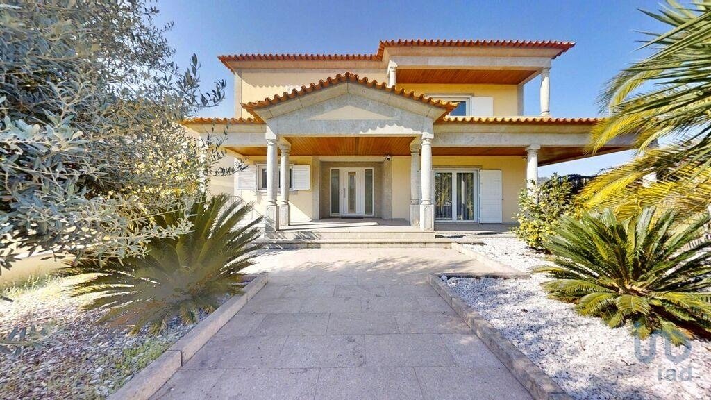 Townhouse in Recezinhos (Sao Mamede), Porto District, Portugal 1 - 16389086