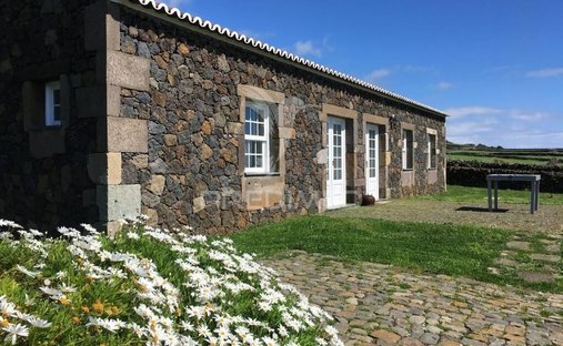 Rancho en Santa Bárbara, Azores, Portugal 1