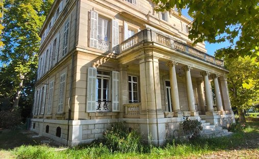 Sumptuous Castle Park Over One Hectare
