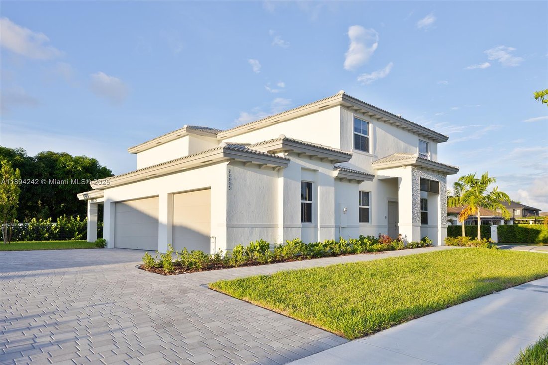 House in Miami, Florida, United States 1 - 16389776