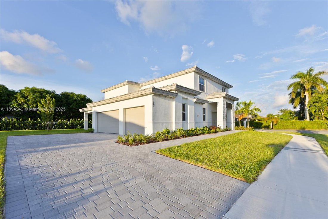 House in Miami, Florida, United States 2 - 16389776