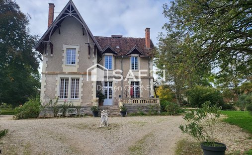 House in Arcomps, Centre-Val de Loire, France 1