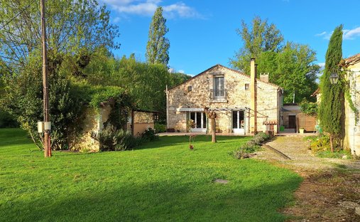 Saint-Martin-de-Villereal, Nouvelle-Aquitaine, France 1