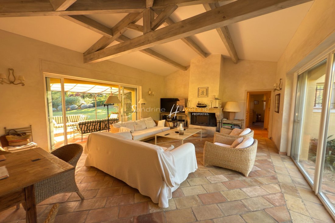 Villa in La Croix-Valmer, Provence-Alpes-Côte d'Azur, France 4 - 16390313